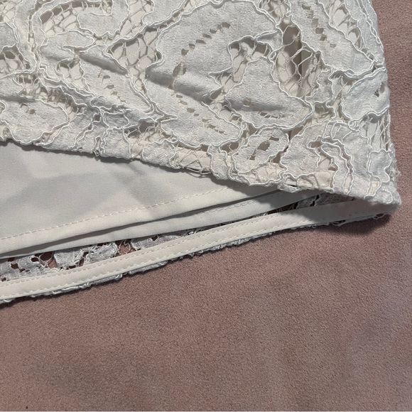 Women’s Guess size medium long sleeve modern top - Picture 8 of 10